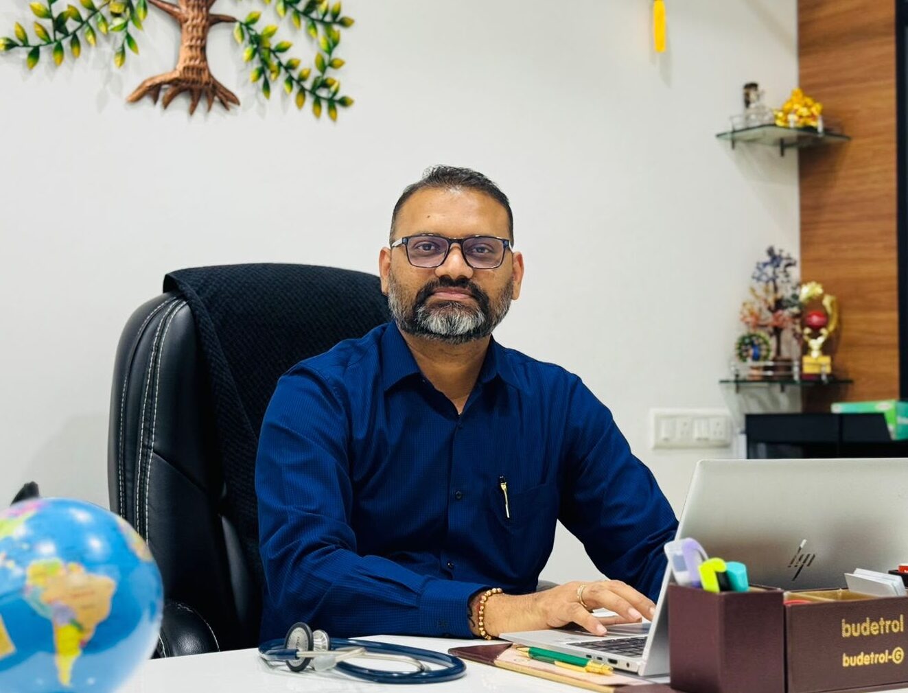 Dr Vipul Sengal